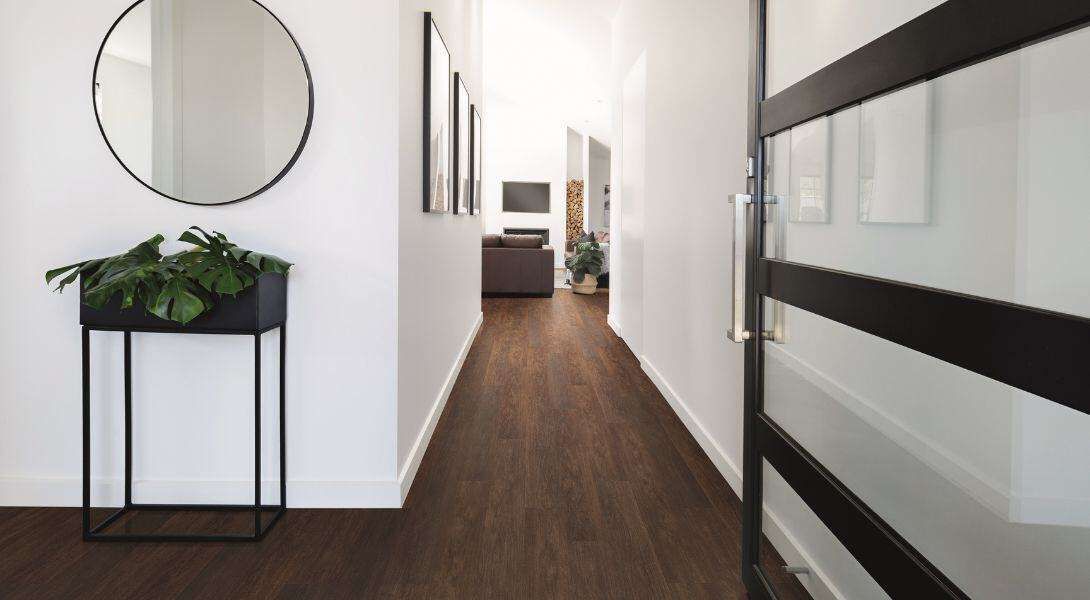 Modern Hallway with Vinyl Flooring and Mirror Polyflor Miplank