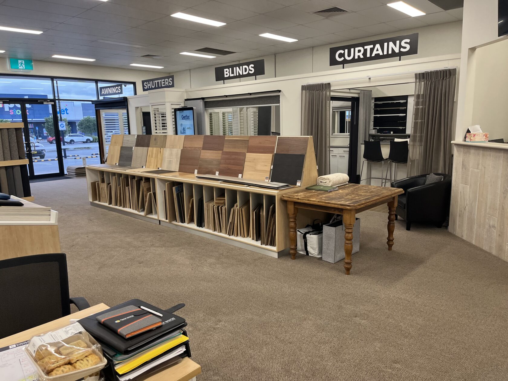 store-north-lakes-floorworld-interior