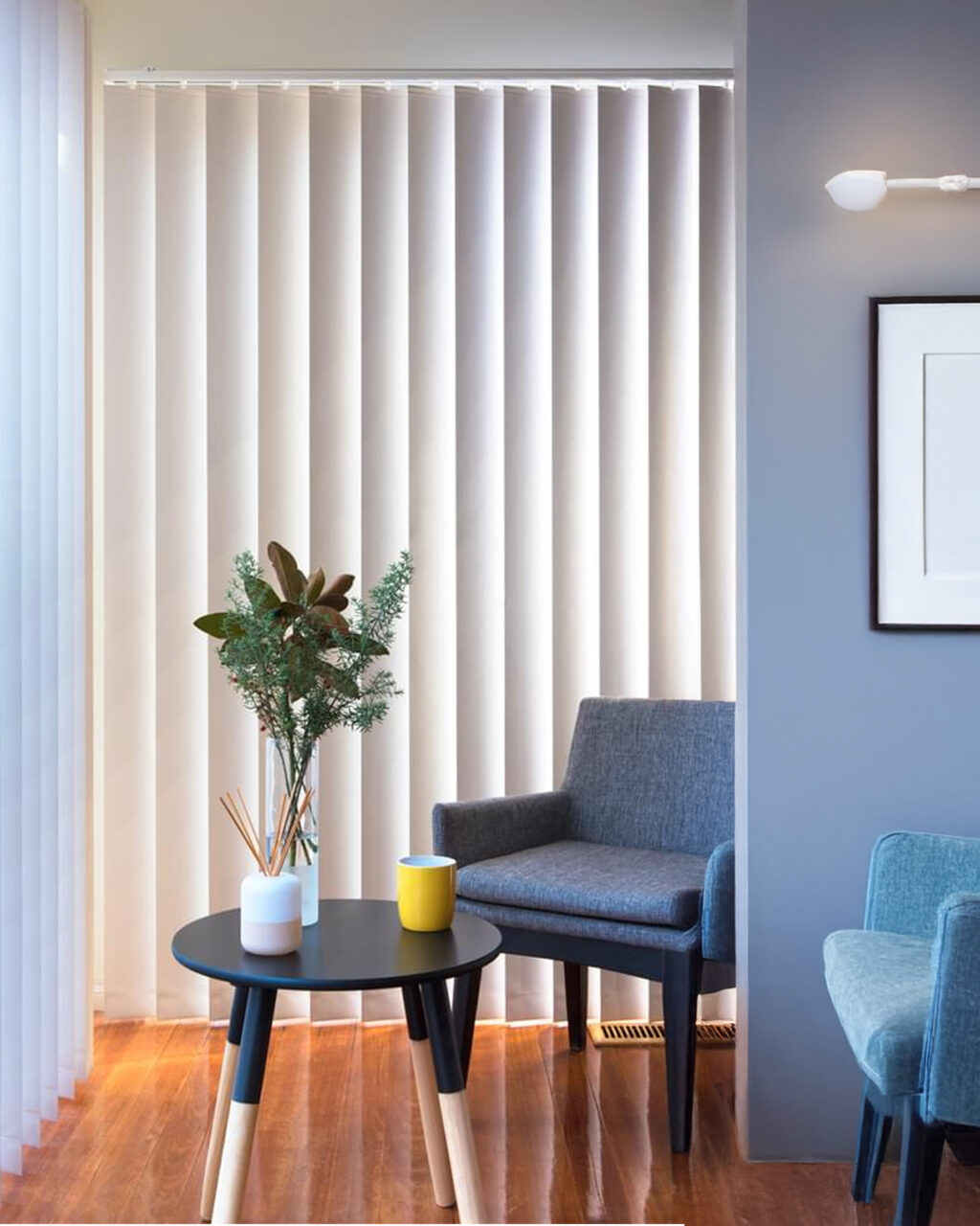 floorworld-window-furnishings-vertical-blinds-lifestyle-1