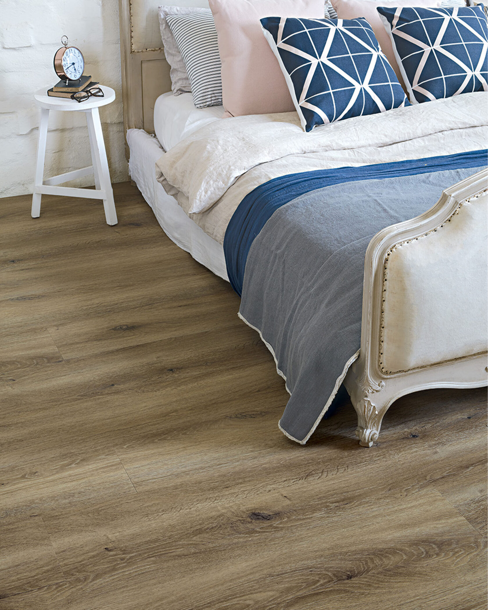 Smoked Oak 5.0 Vinyl Plank – Lifestyle Image 1 | Floorworld